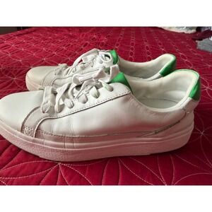 Kizik Hands Free White Leather Sneakers Green Accent Lace Up Casual Shoes